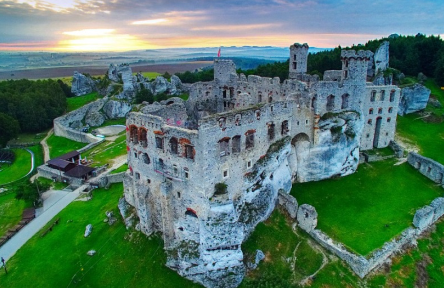 Park - Ogrodzieniec, Poland